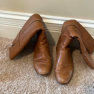 Brown boots size 8m